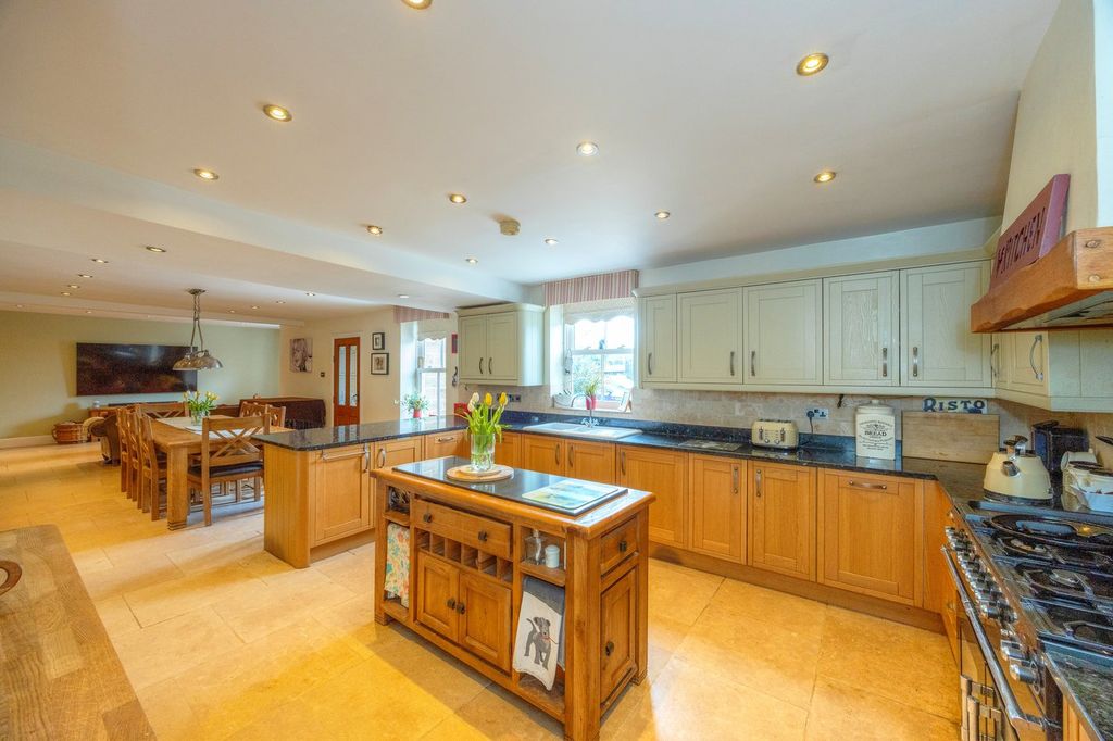 Additional image 9 of 4 bed detached house for saleThe Green, Royston, Barnsley S71
