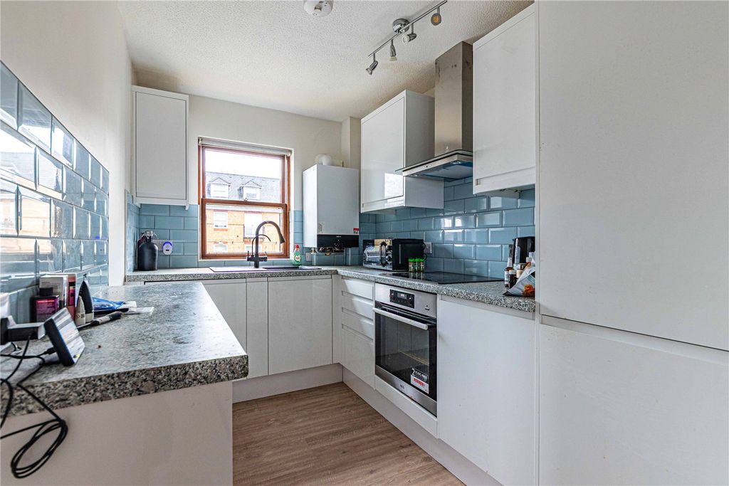 Additional image 5 of 2 bed flat for saleBridge Street, Berkhamsted, Hertfordshire HP4