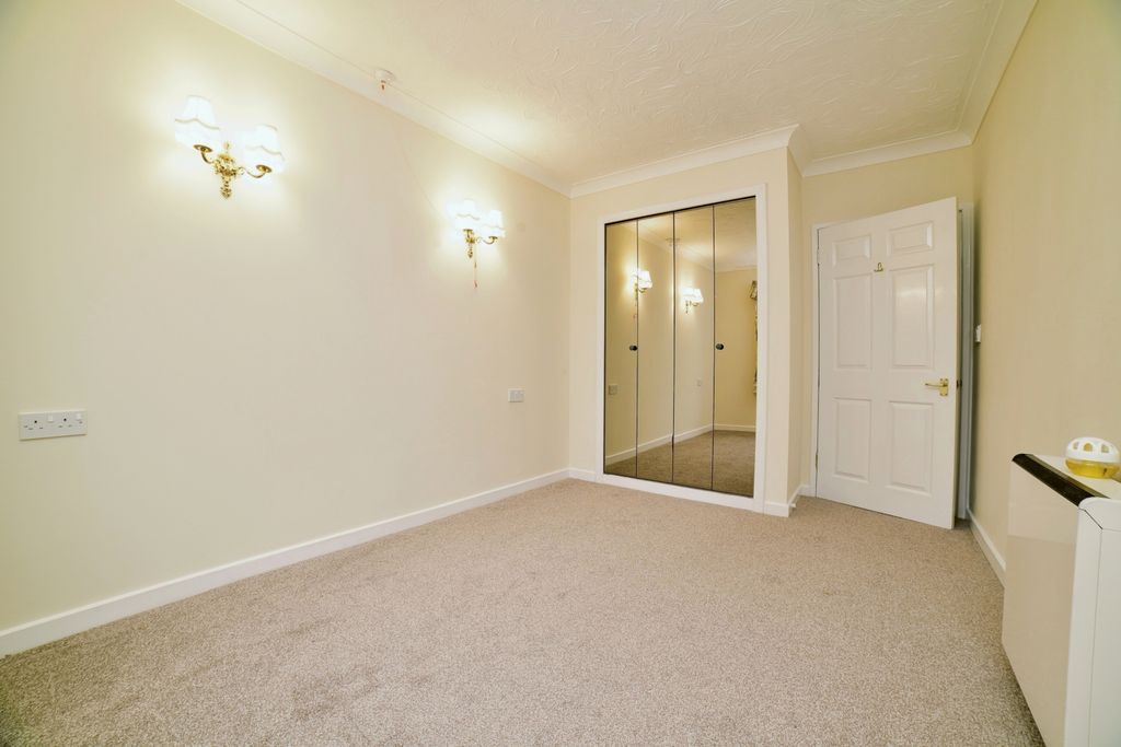 Additional image 9 of 2 bed flat for saleHaldenby Court, Swanland HU14