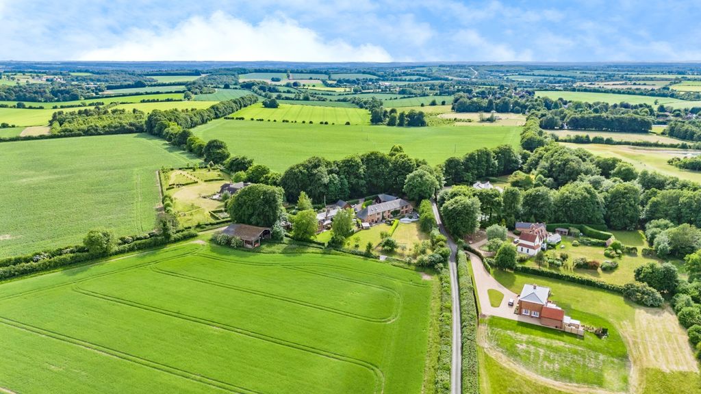 Additional image 28 of 6 bed barn conversion for saleFarleigh Lane, Dummer, Basingstoke RG25