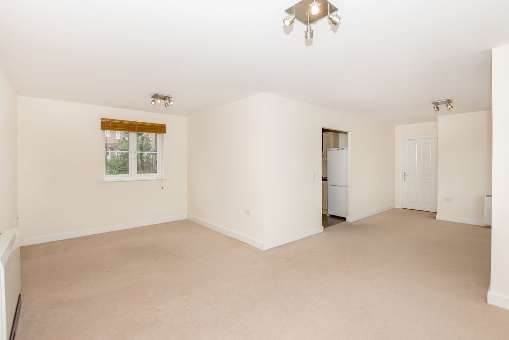 Additional image 3 of 2 bed flat for saleRosemary Drive, Banbury OX16