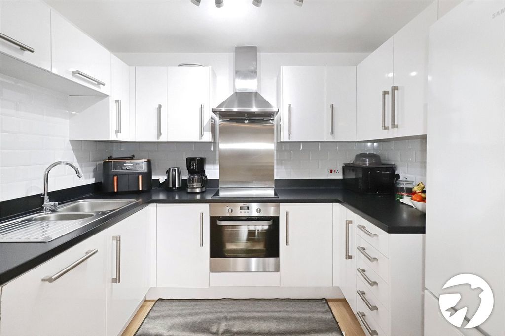Additional image 3 of 2 bed flat for saleLittle Brights Road, Belvedere DA17