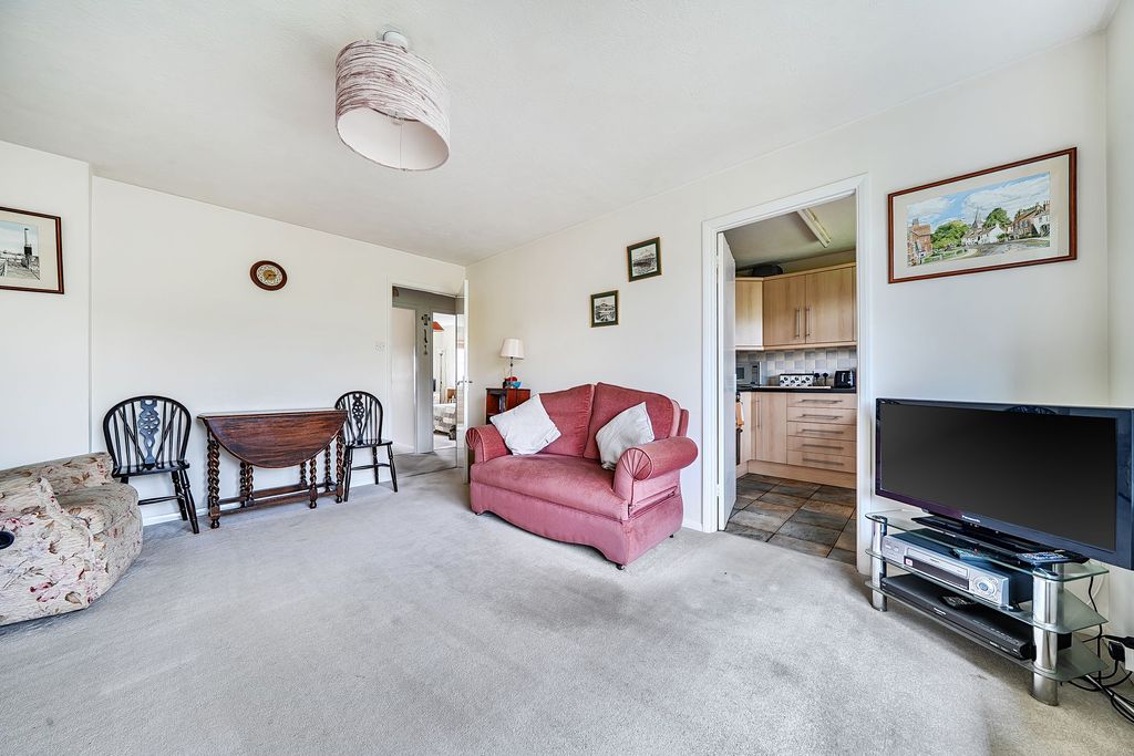 Additional image 7 of 2 bed flat for saleFarriers Close, Billingshurst RH14