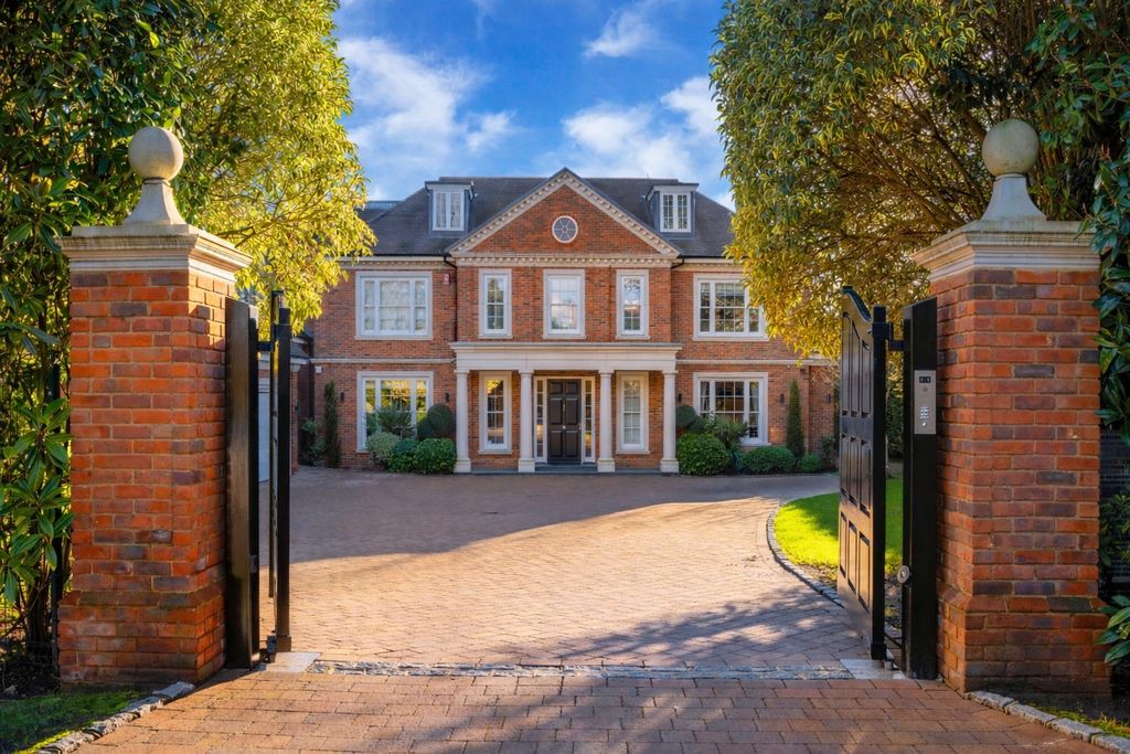 6 bed detached house for saleNuns Walk, Wentworth Estate, Virginia Water, Surrey GU25