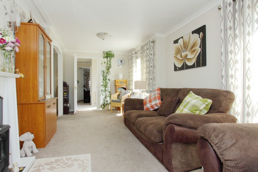 2 bed mobile/park home for saleKindersley Park, Abbotts Ann SP11 photo 5