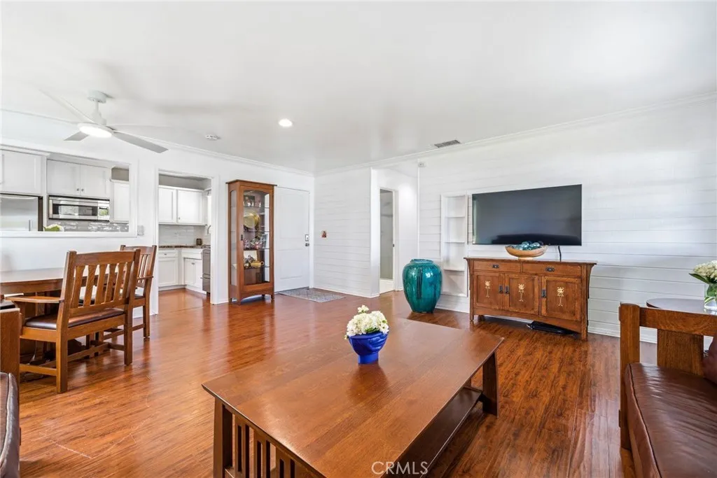 Additional image 7 of 956 W Wilson St, Costa Mesa, CA 92627