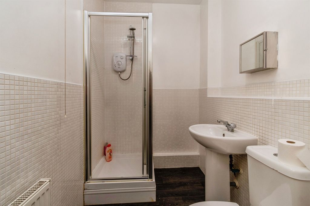 Additional image 7 of 2 bed flat for saleLowbridge Walk, Bilston WV14