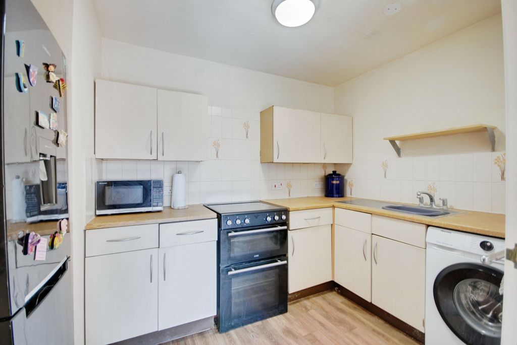 Additional image 5 of 1 bed flat for saleThe Grange, Abbots Langley WD5