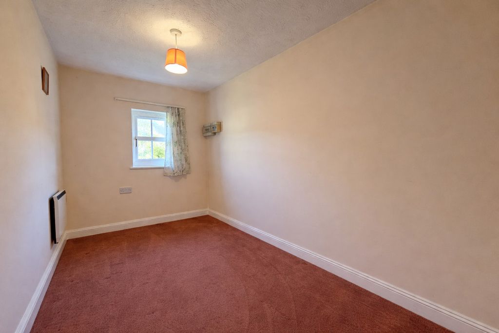 Additional image 10 of 2 bed flat for saleRosehill, Billingshurst RH14
