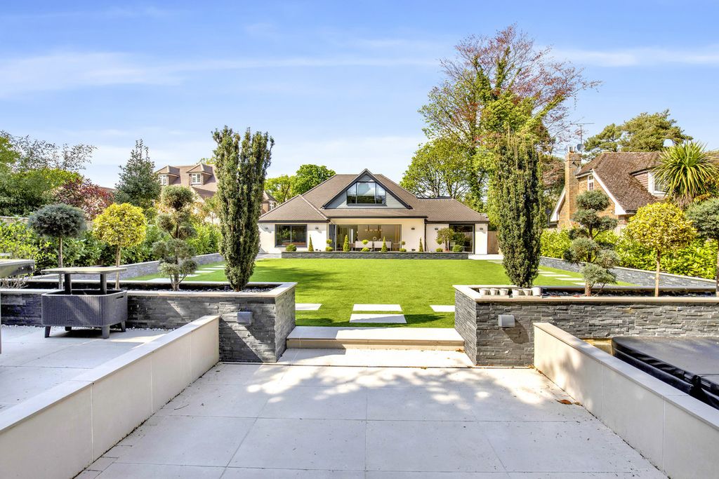 Additional image 12 of 5 bed detached house for saleWoodmansterne Lane, Banstead SM7