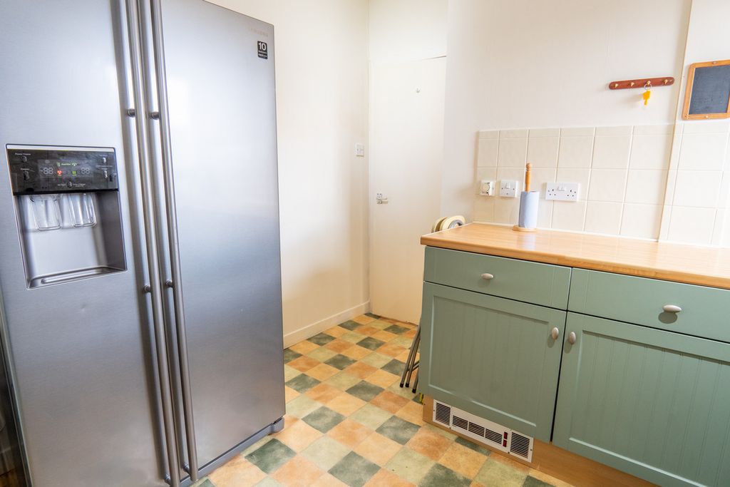 Additional image 8 of 2 bed flat for saleLochalsh Road, Inverness IV3