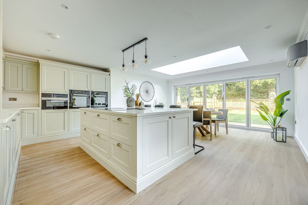 Additional image 11 of 5 bed detached house for saleNashlea Farm, Poors Lane North, Benfleet SS7