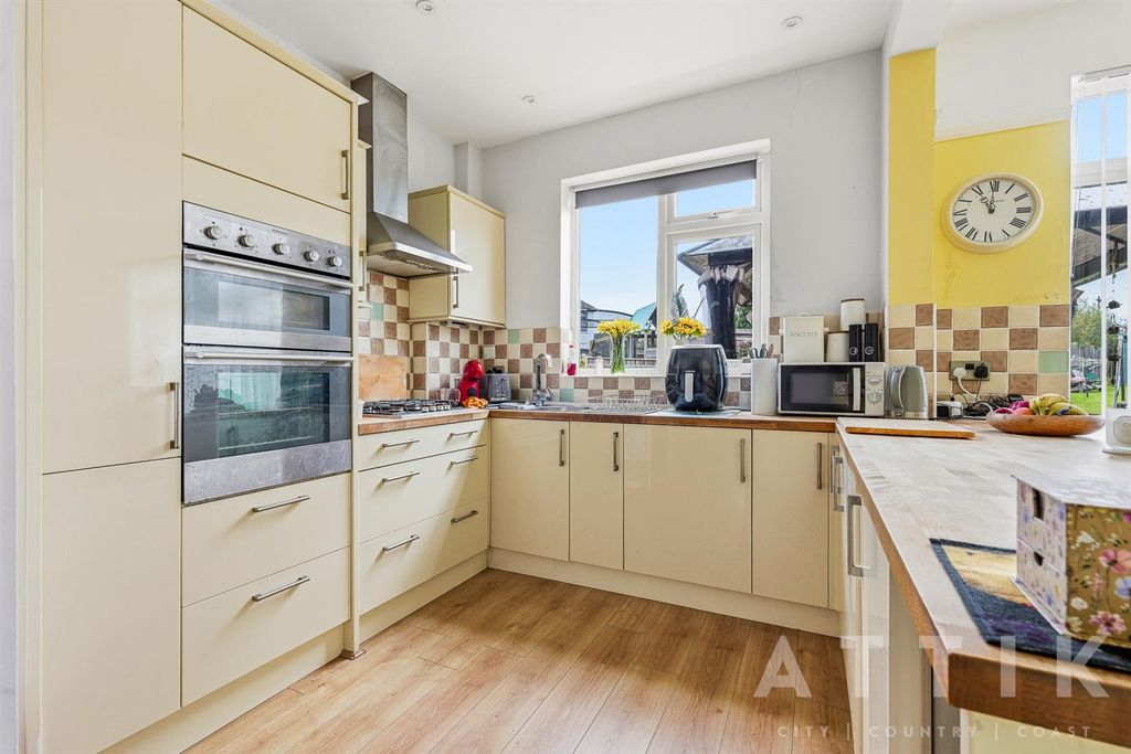 Additional image 3 of 3 bed semi-detached house for saleUpper Avenue, Halesworth IP19