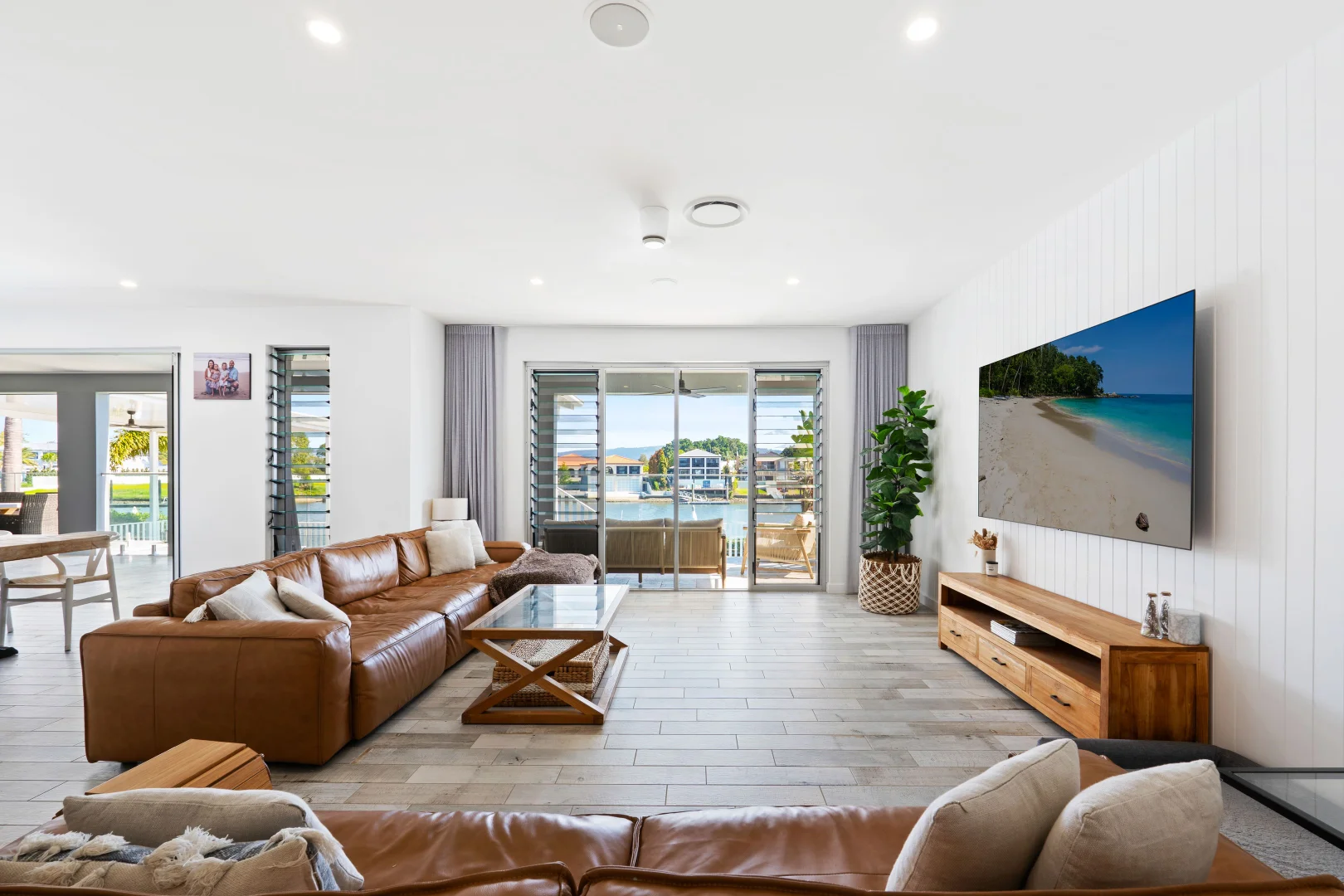 Additional image 33 of 97 Sir Bruce Small Boulevard, Benowa Waters QLD 4217