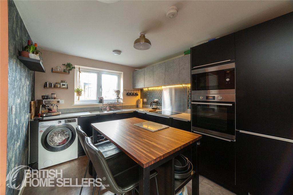 Additional image 3 of 4 bed end terrace house for saleWoodyard Avenue, Chesterfield, Derbyshire S41