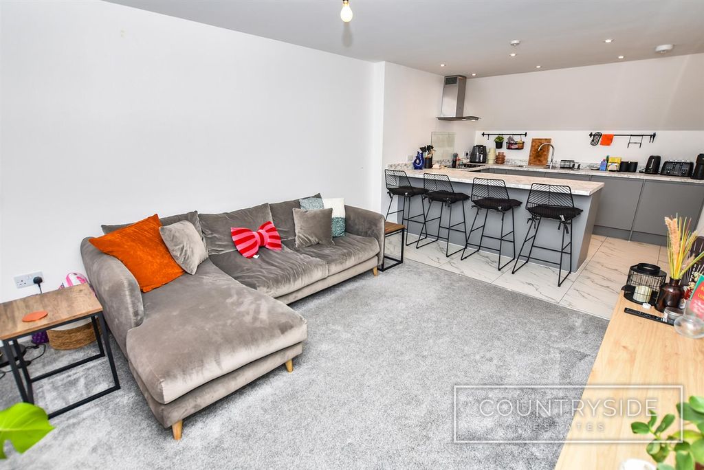 Additional image 9 of 2 bed flat for saleHalle Mews, Benfleet SS7