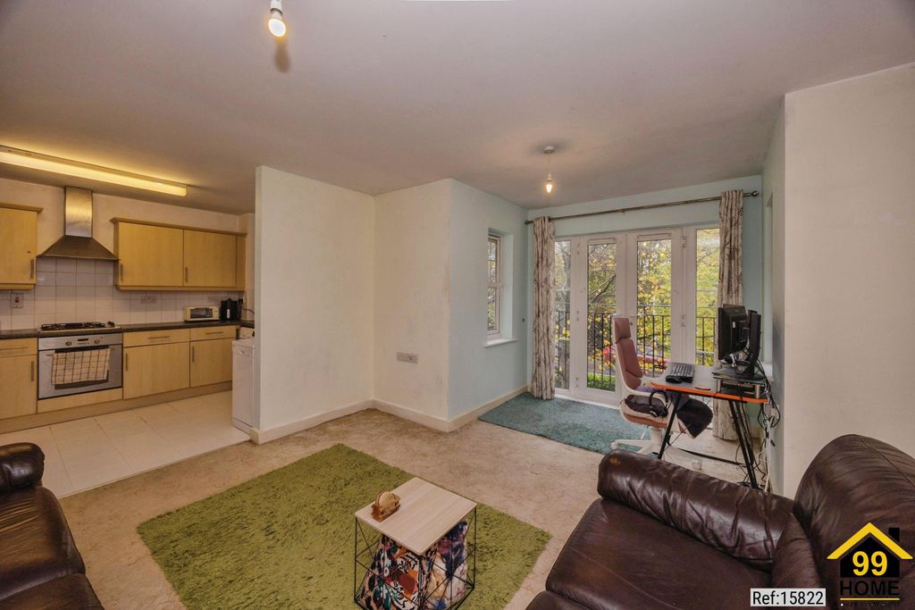 2 bed flat for saleQuinton Fields, Emsworth, Hampshire PO10 photo 5