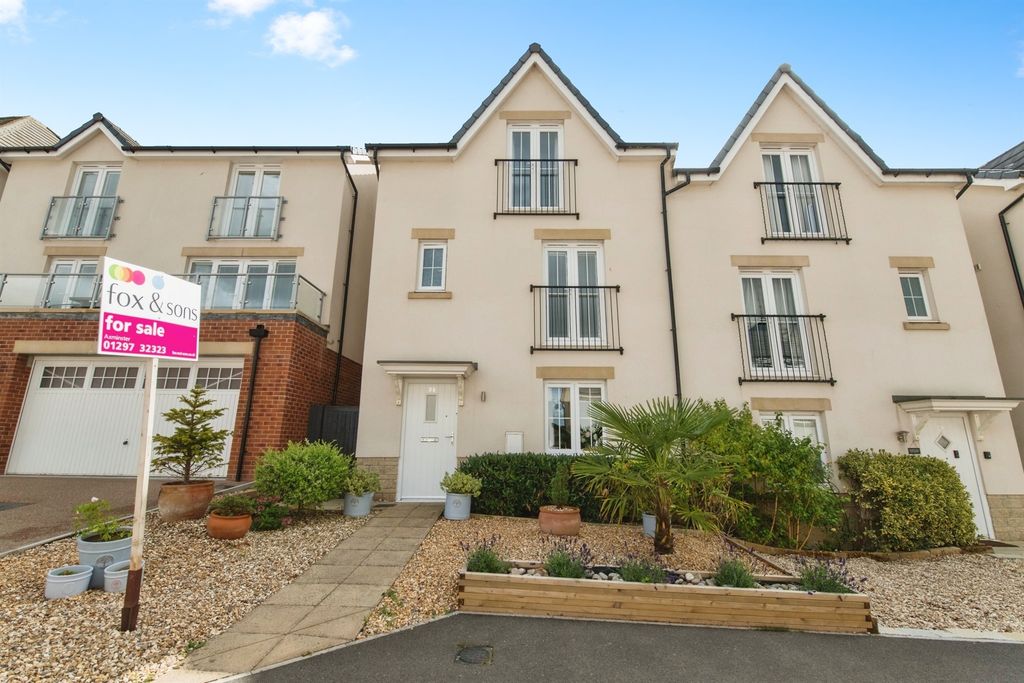 4 bed semi-detached house for saleCloakham Drive, Axminster EX13
