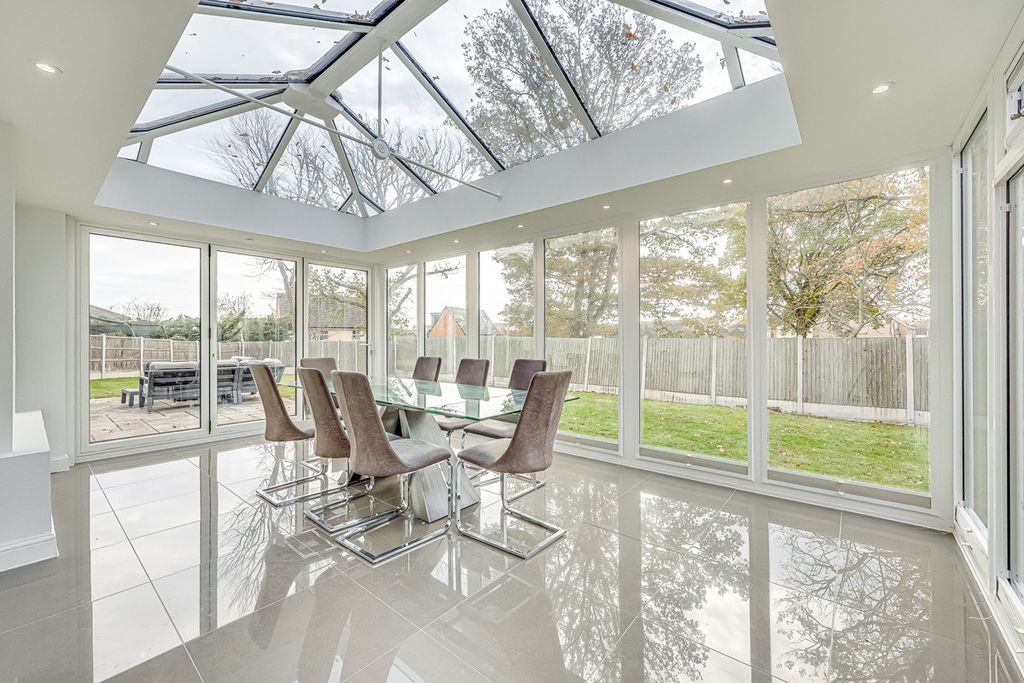 Additional image 13 of 5 bed detached house for saleSwale Road, Benfleet SS7