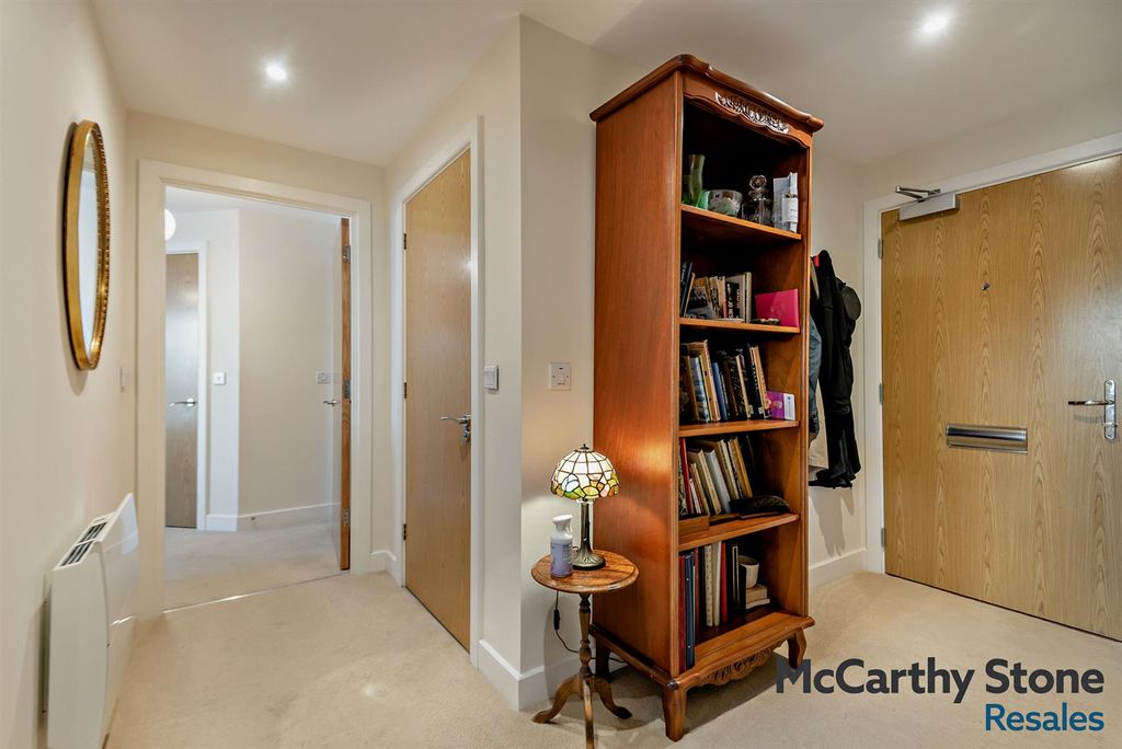 Additional image 17 of 2 bed flat for saleQueen Elizabeth Place, Orchard Lane, Alton GU34