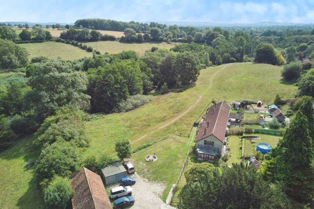 Additional image 2 of Castle Orchard, Pen Selwood, Wincanton