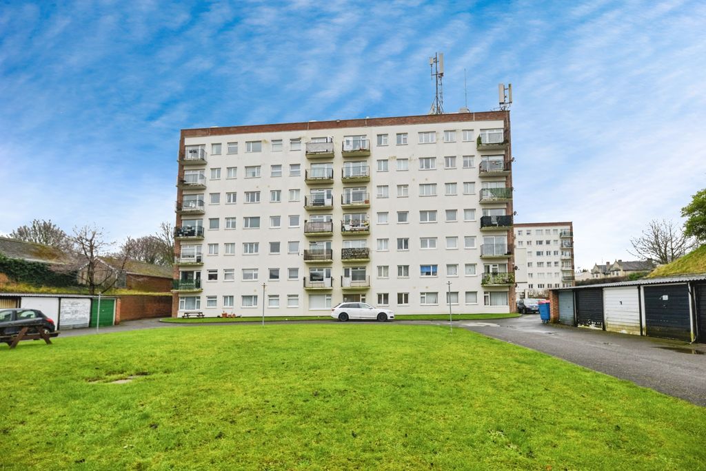 2 bed flat for saleClaymond Court, Stockton-On-Tees TS20