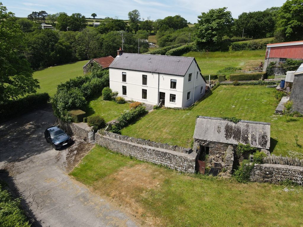 3 bed farm for saleHeol Troeon Bach, Llanedi, Pontarddulais SA4