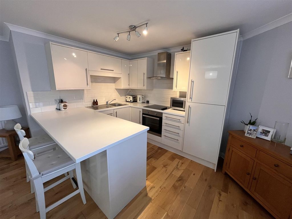 Additional image 3 of 2 bed flat for saleCarpenters Court, South Street, Alderley Edge SK9