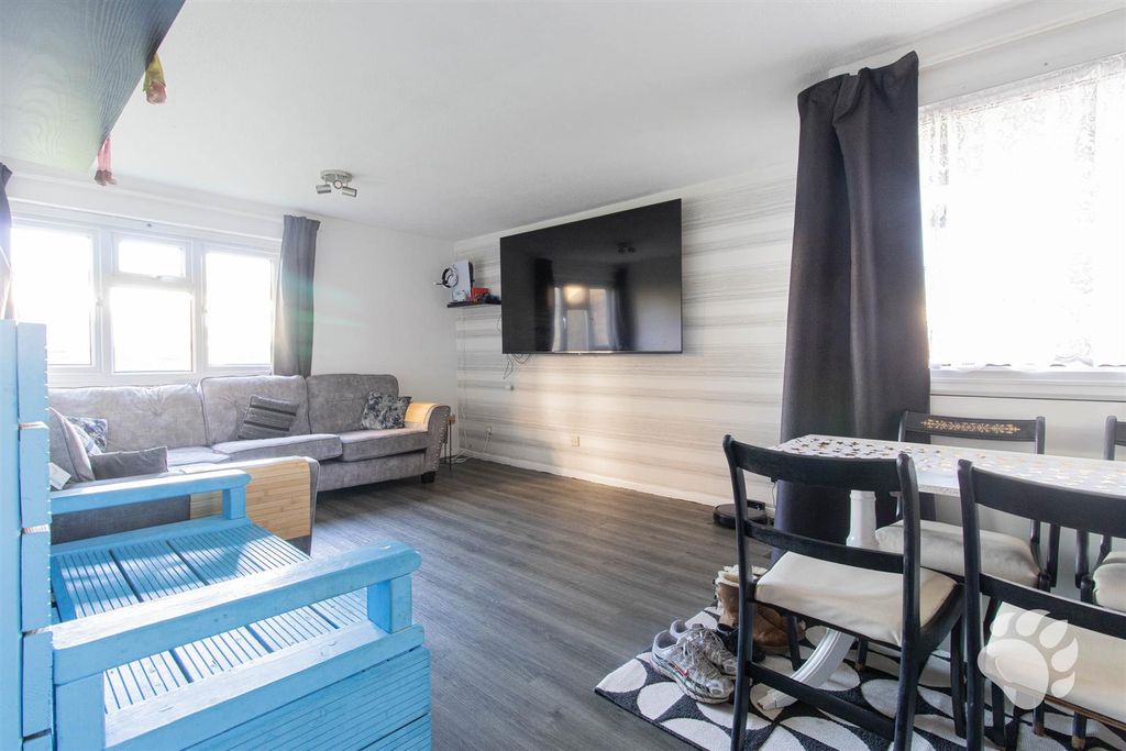 Additional image 3 of 2 bed flat for saleRose Acre, Basildon SS14