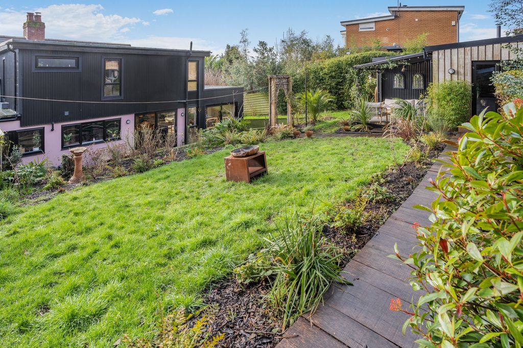 Additional image 35 of 4 bed semi-detached house for saleOld Village Road, Barry CF62
