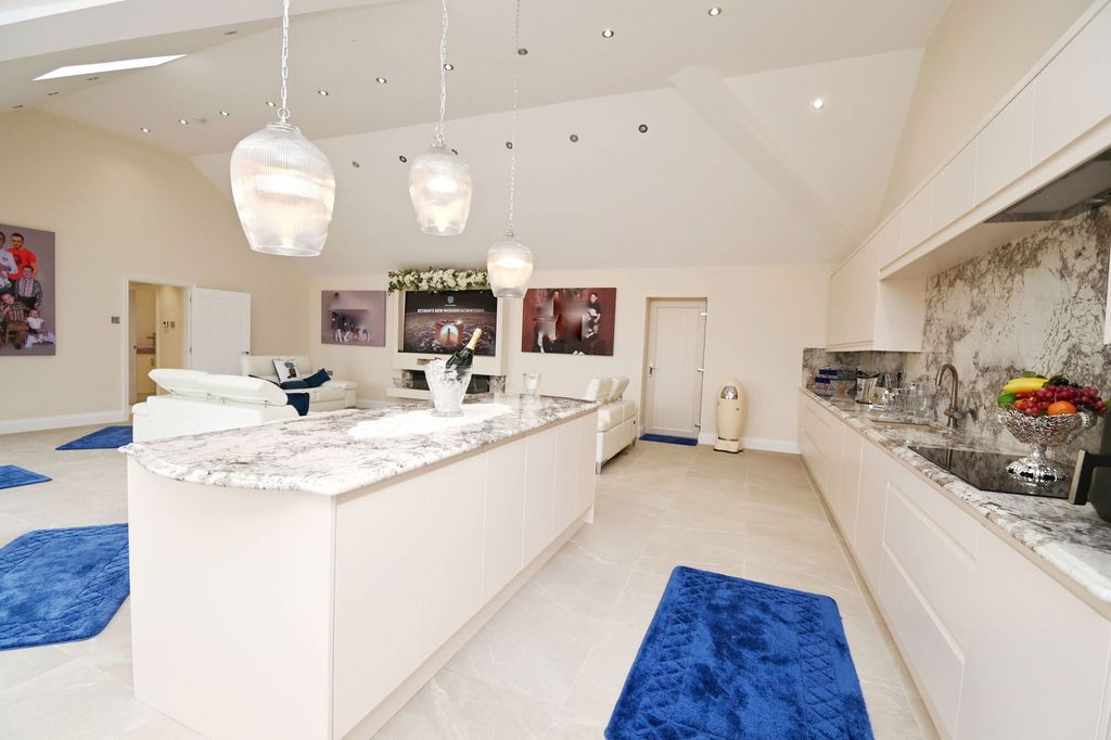 Additional image 10 of 3 bed bungalow for saleCliff Lane, Brierley, Barnsley S72