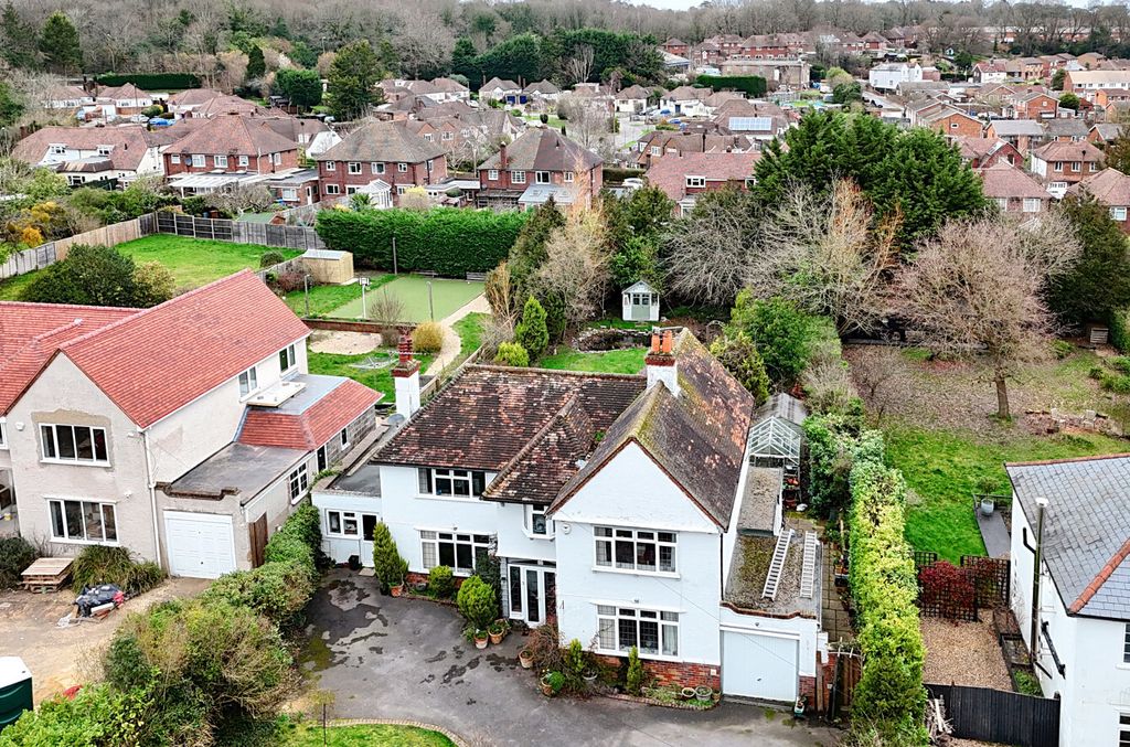Additional image 21 of 4 bed detached house for saleCranmore Lane, Aldershot, Hampshire GU11