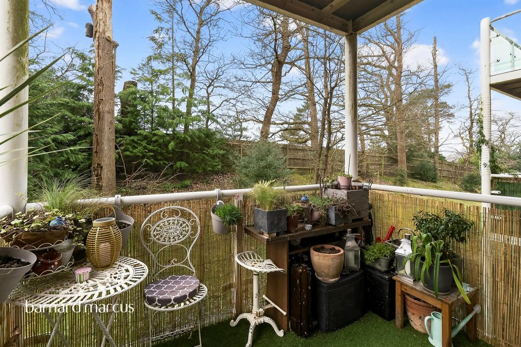 Additional image 5 of 2 bed flat for saleHill View, Dorking RH4