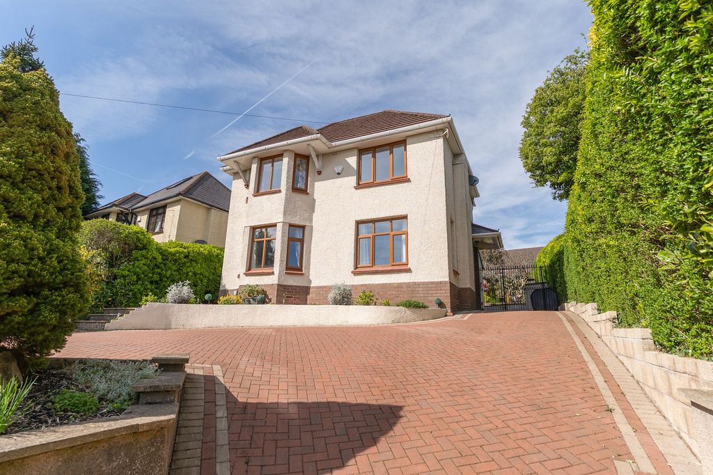 3 bed detached house for saleCefn Road, Rogerstone NP10