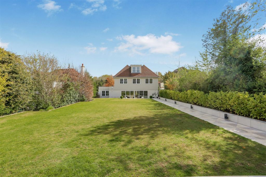 Additional image 20 of 5 bed detached house for saleGreen Curve, Banstead SM7