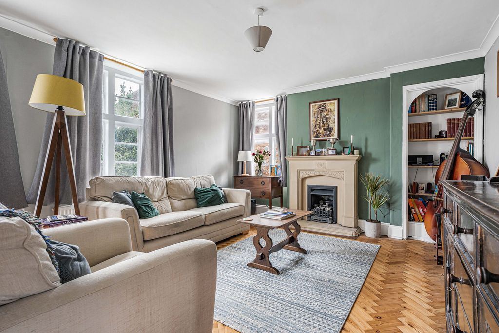 Additional image 2 of 2 bed flat for saleThames Street, Abingdon OX14