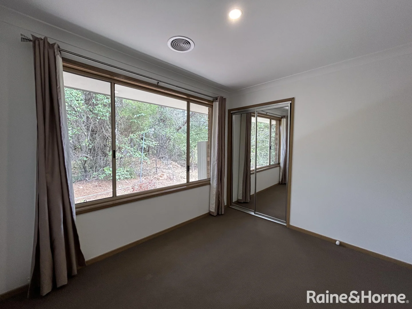 Additional image 11 of 2 Bedford Place, Burradoo NSW 2576