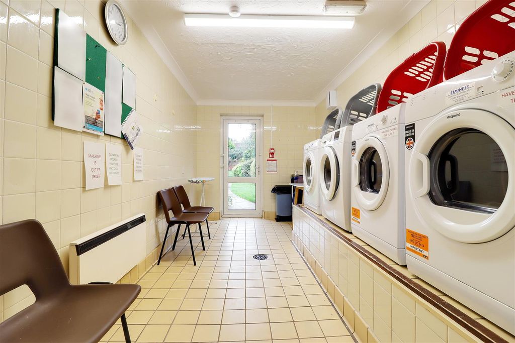 Additional image 10 of 2 bed flat for saleWest End, Swanland HU14
