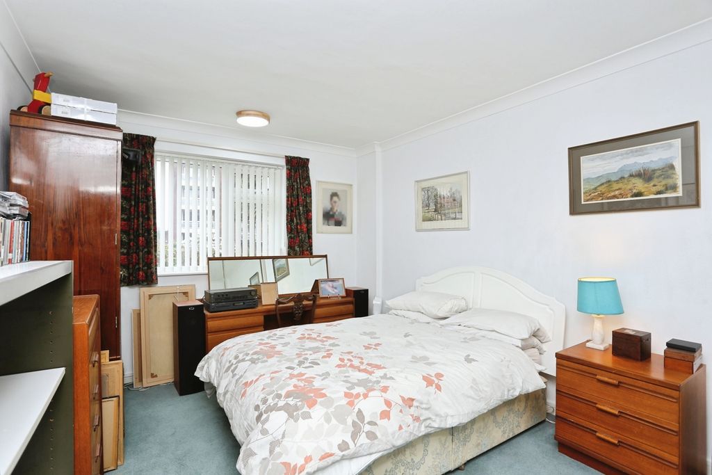 Additional image 14 of 3 bed flat for saleCourt Downs Road, Beckenham BR3