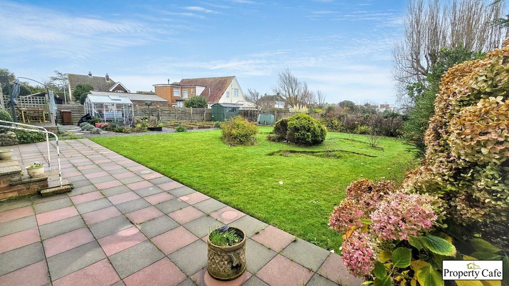 Additional image 13 of 2 bed flat for sale1 Cooden Drive, Bexhill On Sea TN39