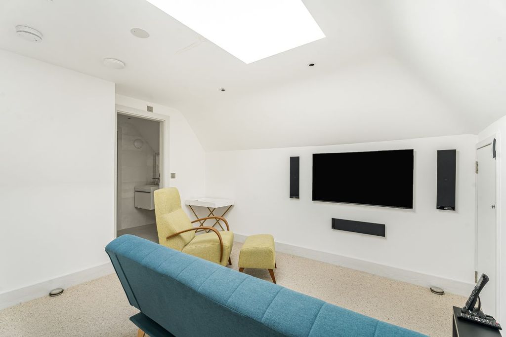 Additional image 33 of 5 bed detached house for sale137 Kimbolton Road, Bedford, Bedfordshire MK41