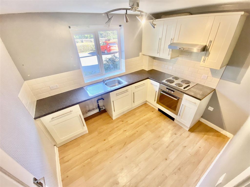2 bed flat for saleThe Waterfront, Exhall, Coventry CV7 photo 4