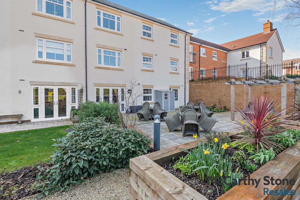 Additional image 36 of 2 bed flat for saleQueen Elizabeth Place, Orchard Lane, Alton GU34