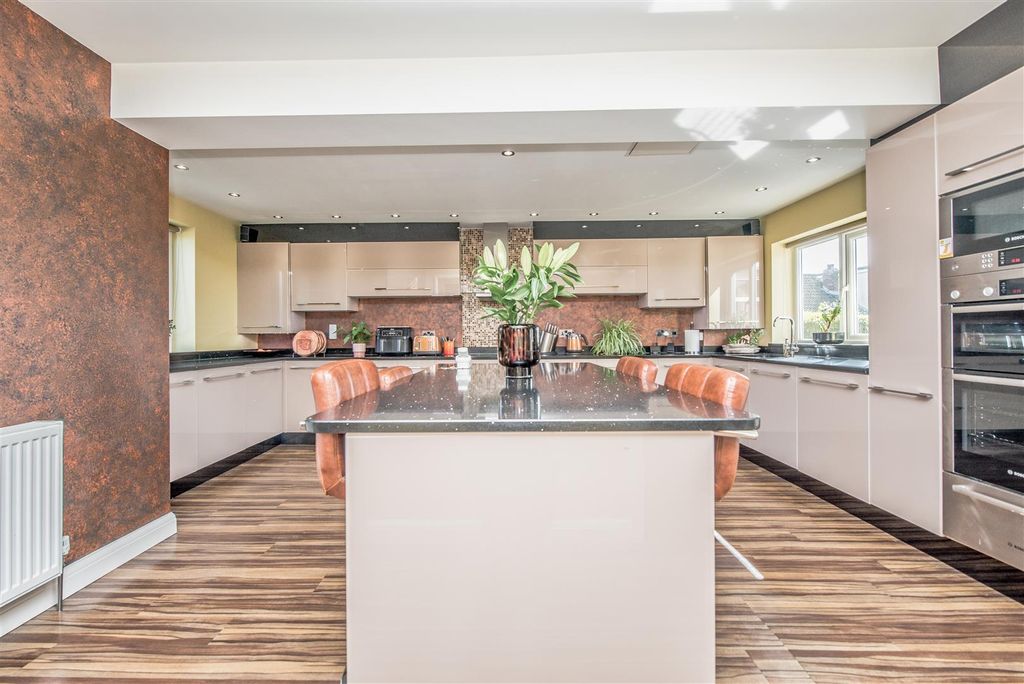 Additional image 9 of 4 bed detached house for saleGreenhill Lane, Wortley, Leeds LS12