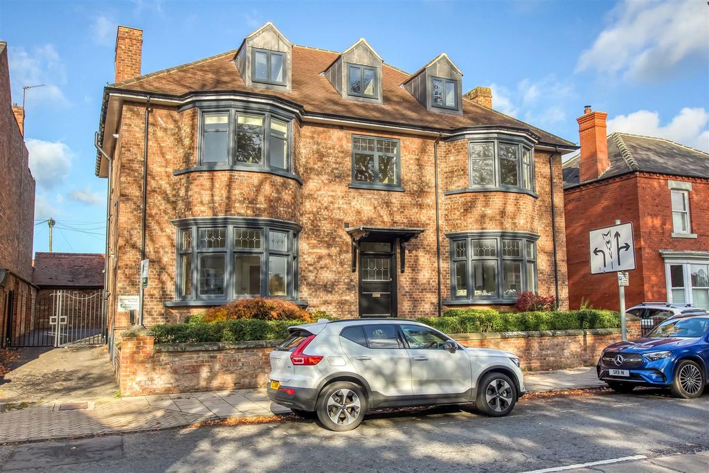 2 bed flat for saleSouth Parade, Northallerton DL7