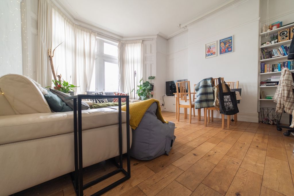 Additional image 2 of 2 bed flat for saleNewport Road, Roath CF24