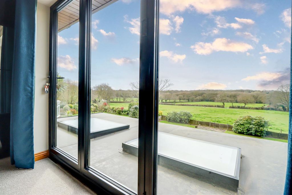 Additional image 17 of 3 bed detached house for saleHaresland Close, Benfleet SS7