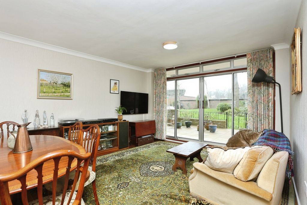 Additional image 3 of 3 bed flat for saleCourt Downs Road, Beckenham BR3