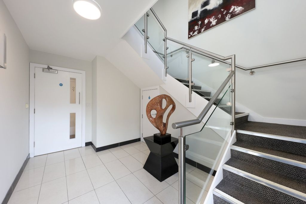 Additional image 12 of 2 bed flat for saleStation Road, Beaconsfield, Buckinghamshire HP9