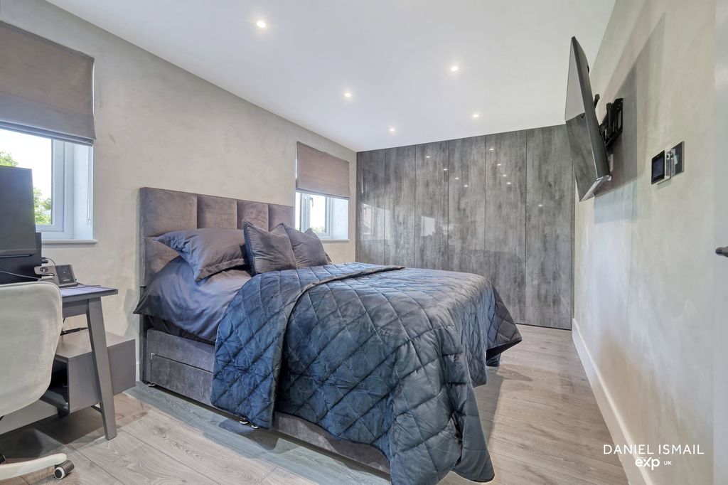 Additional image 26 of 5 bed detached house for saleGreat Berry Lane, Langdon Hills, Basildon SS16